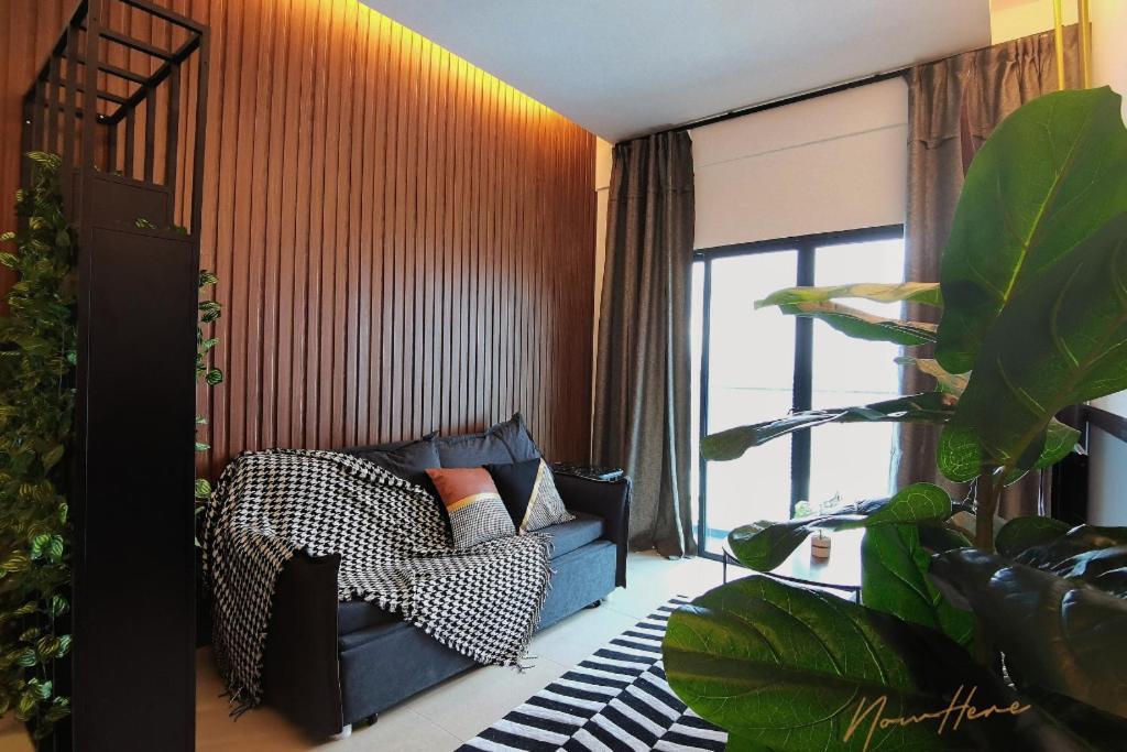 Nowhere 2Br & 2Bath Apartment With Balcony @ Reizz Residences Kuala Lumpur Exteriör bild